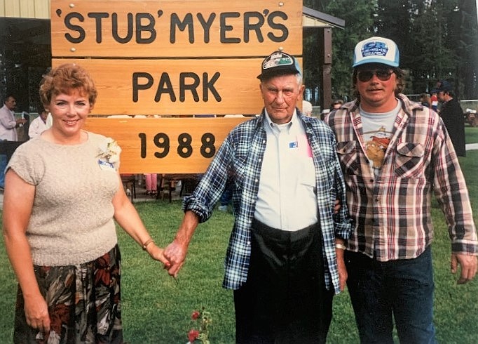 Lyal “Stub” Myers, center, grandson Joel Isbell and an unidentified woman at 1988 dedication of Stub Myers Park.