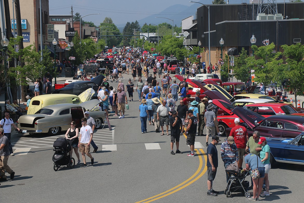 Sunshine and classic cars brought out the crowds to Saturday's Lost in the '50s car show.