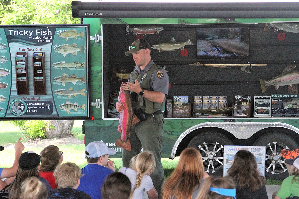 A member of the Idaho Department of Fish & Game gives a presentation about fisheries to Idaho Hill Elementary School students