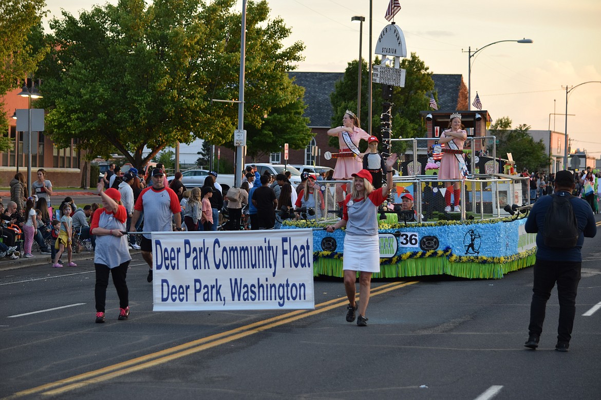 The Deer Park Community Float in Saturday’s Grand Moonlight Parade.