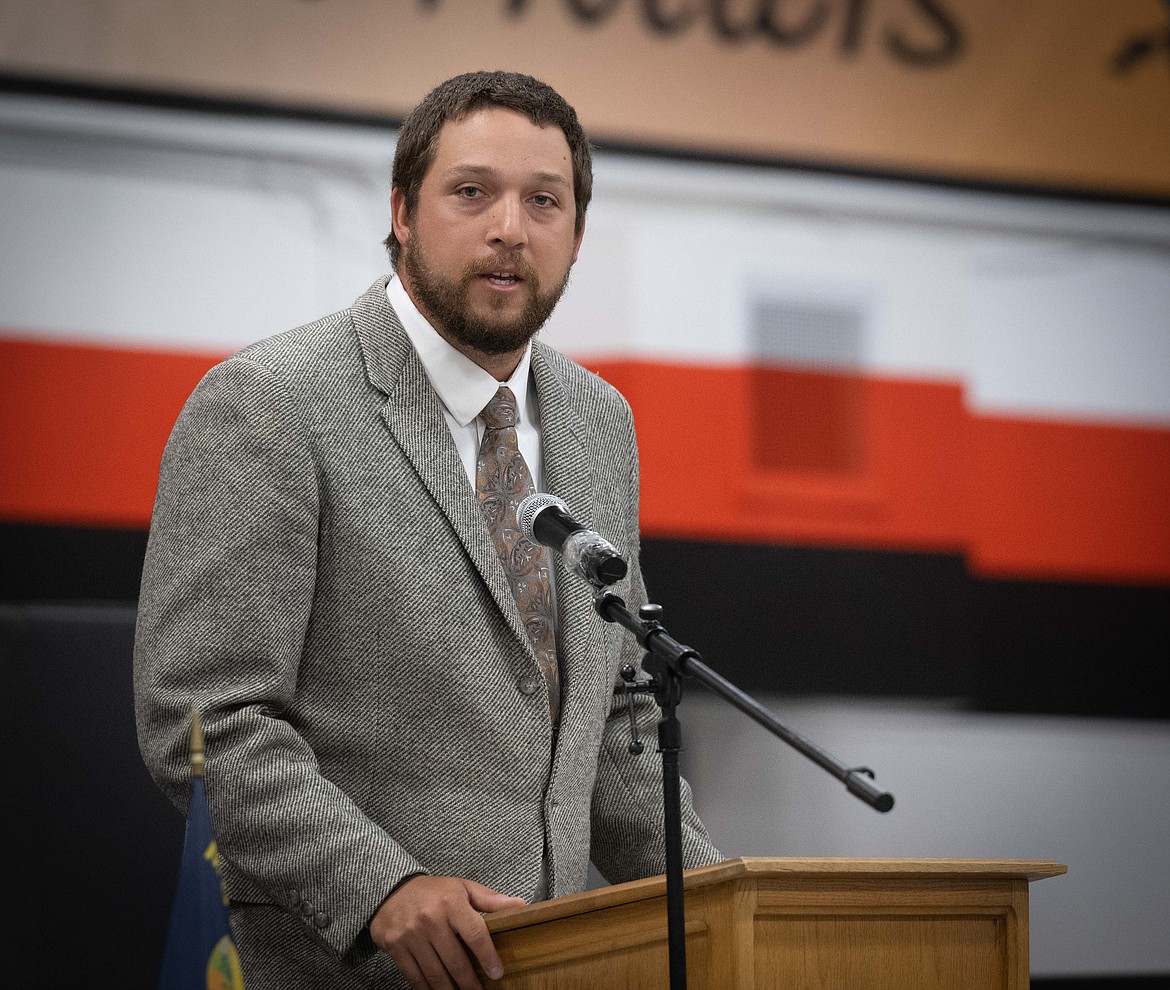 Plains teacher George Sherwood addresses graduates at the commencement ceremony. (Tracy Scott/Valley Press)