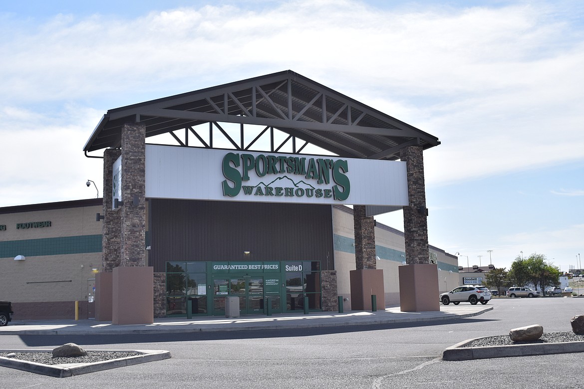 Sportsman’s Warehouse at 1020 N. Stratford Rd. in Moses Lake is teaming up with Samaritan Hospital, the Washington State Department of Commerce and local law enforcement to give away 300 lockboxes for handguns this Saturday, June 10, from 10 a.m. to 1 p.m.