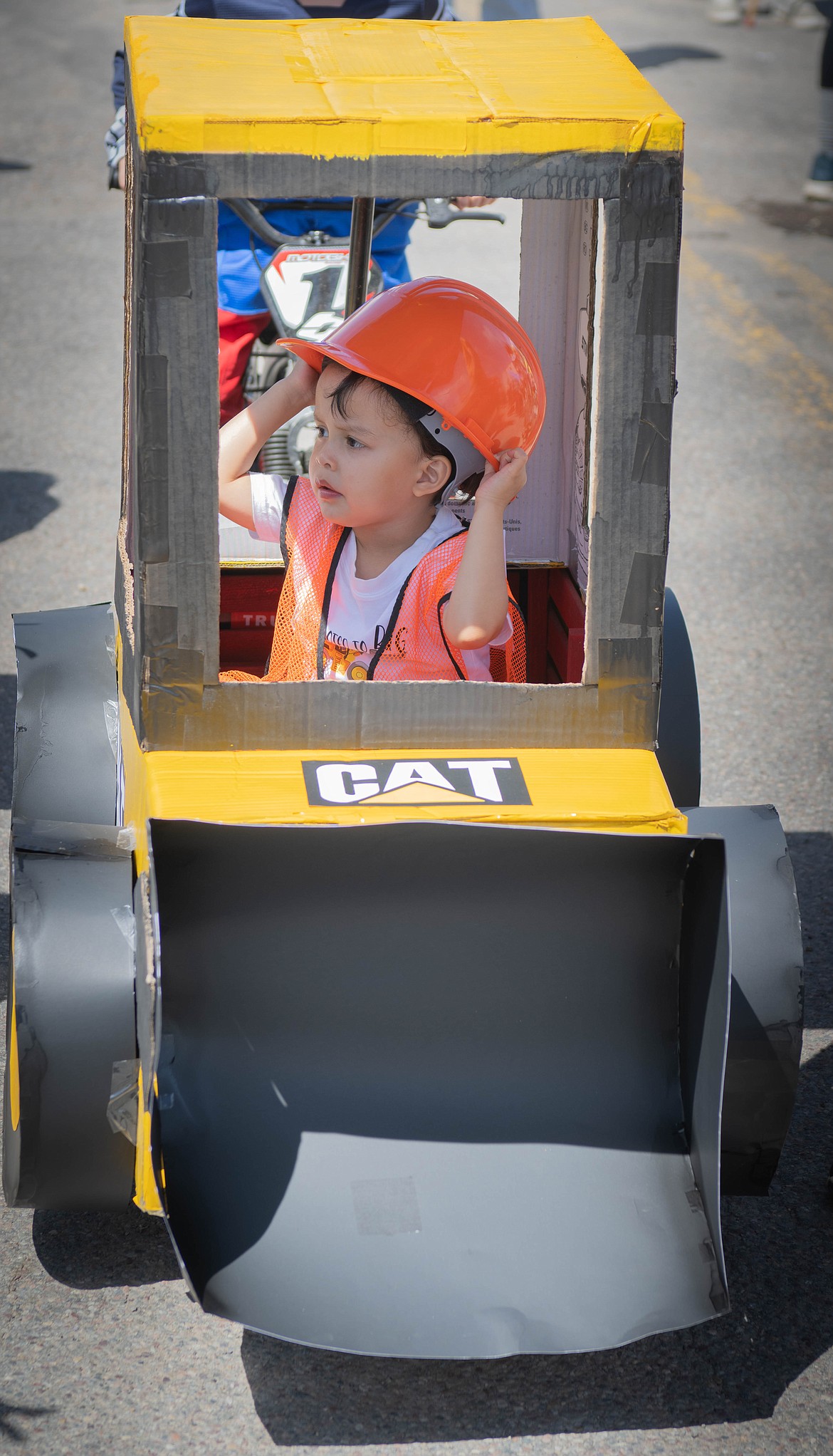 Thomas Bras, 2, from Lone Pine won the vehicle category in the Kiddie Parade. (Tracy Scott/Valley Press)