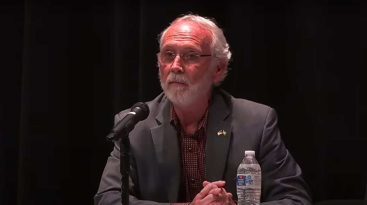 Representative Dan Newhouse, R-Washington, discusses the subject of the four Lower Snake River dams with fellow House members and representatives of regional agencies and organizations.