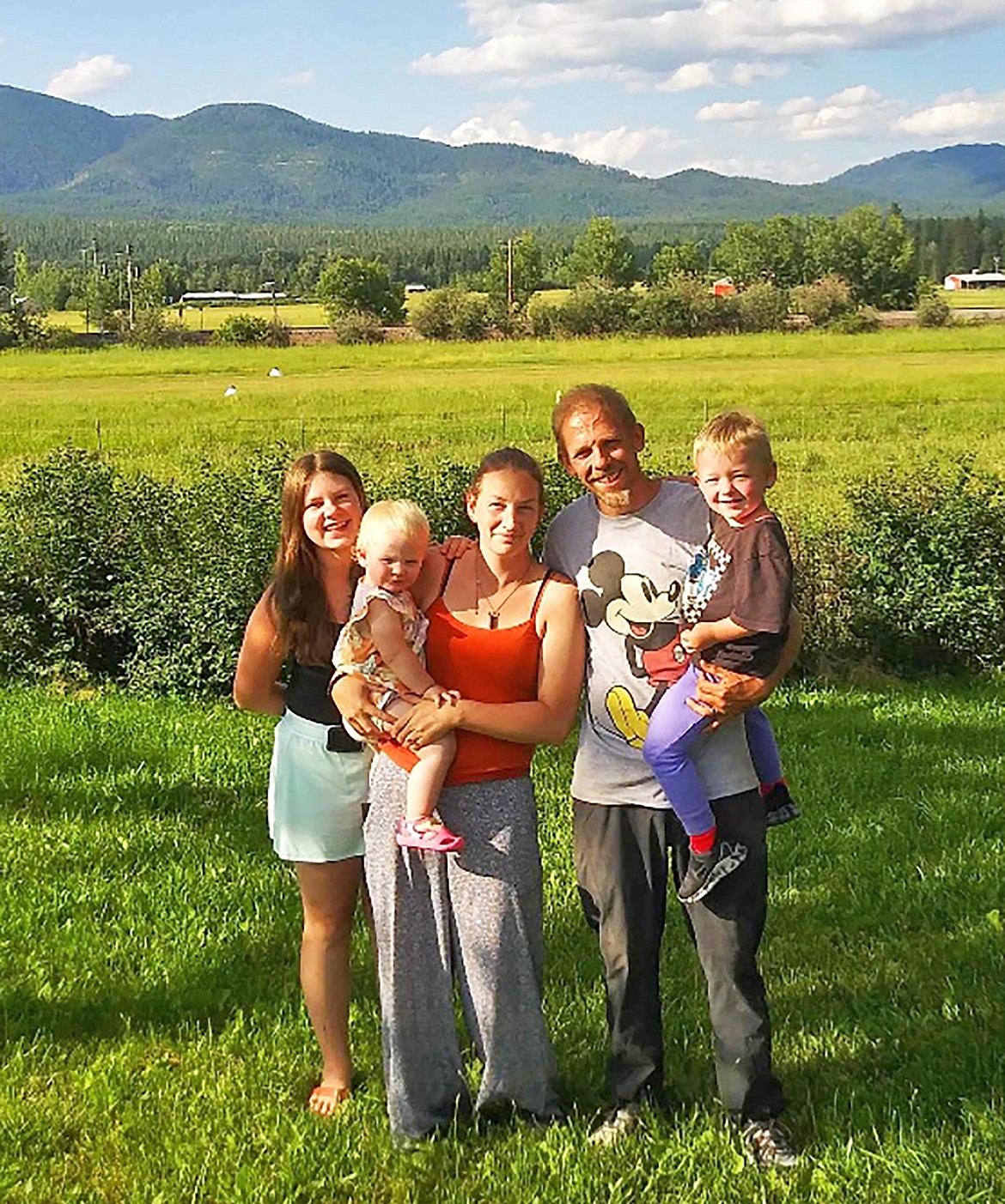 Tahnya Davis, Will Doebler and their three children. (Photo provided)