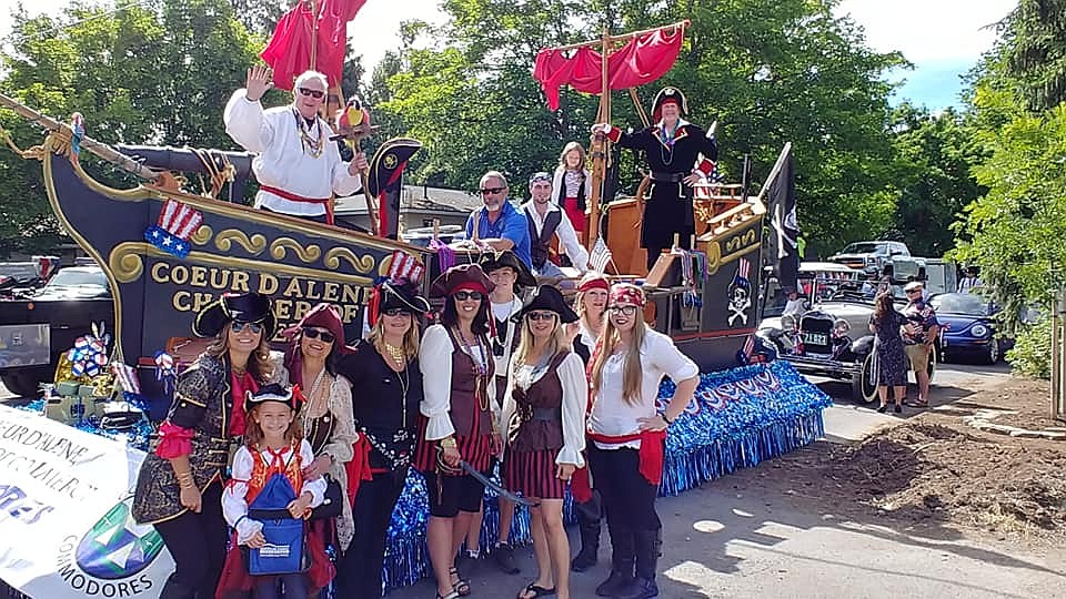 Commodores with award-winning “pirate” float.