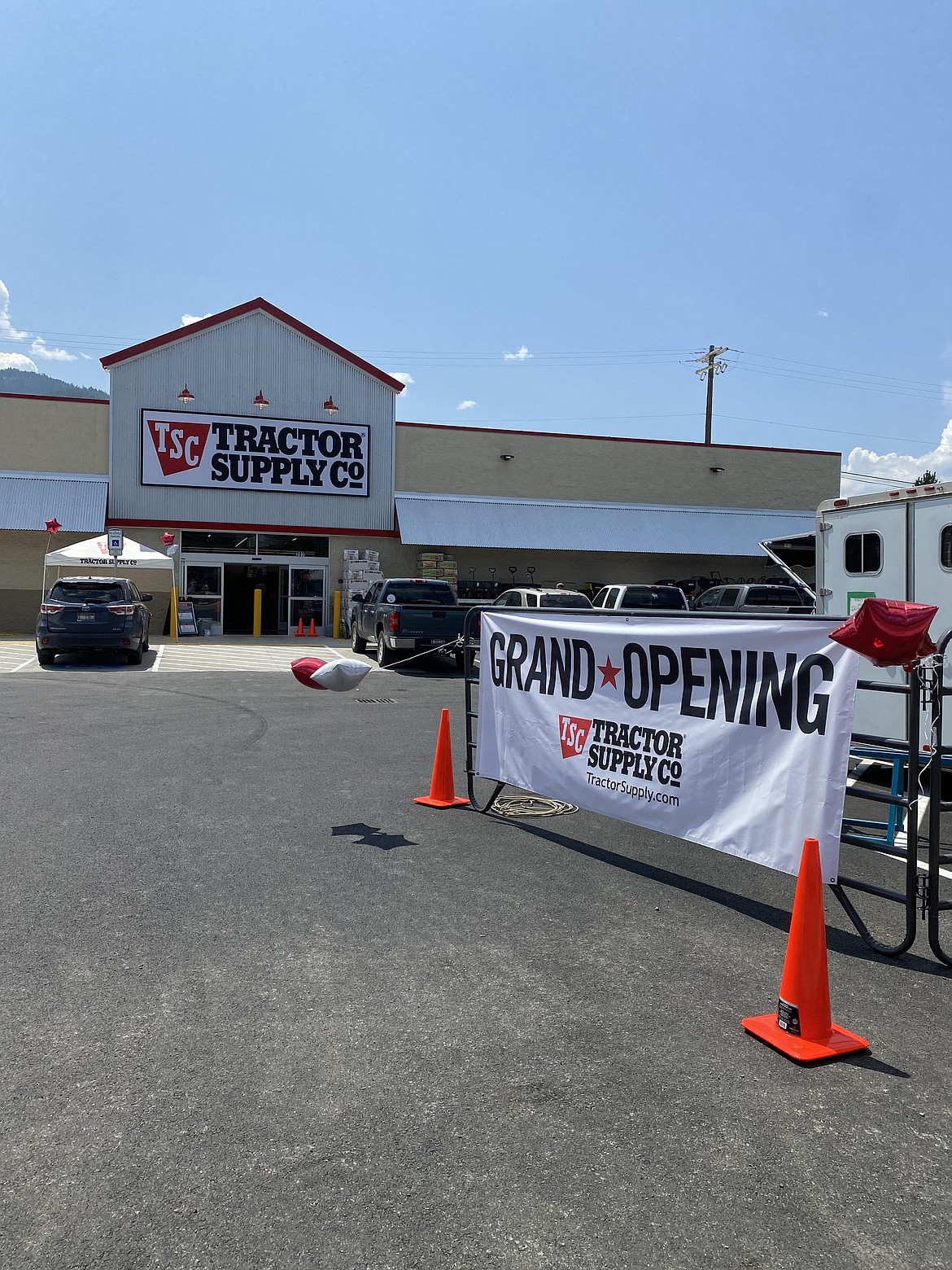 A new Tractor Supply Co. location has opened at 207 W. Cameron Ave., Kellogg.
