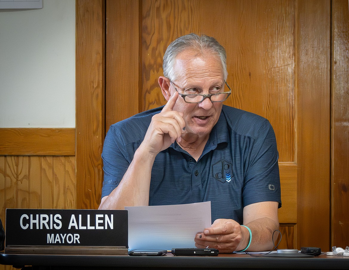 Mayor Chris Allen at the Plains Town Council meeting last week. (Tracy Scott/Valley Press)