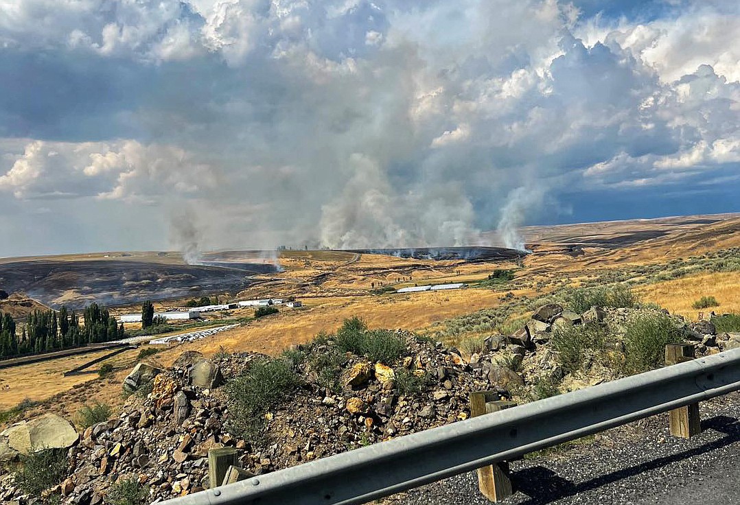 The Baird Springs fire west of Quincy sprang up suddenly Monday afternoon, shutting down SR 28 and triggering evacuation warnings.