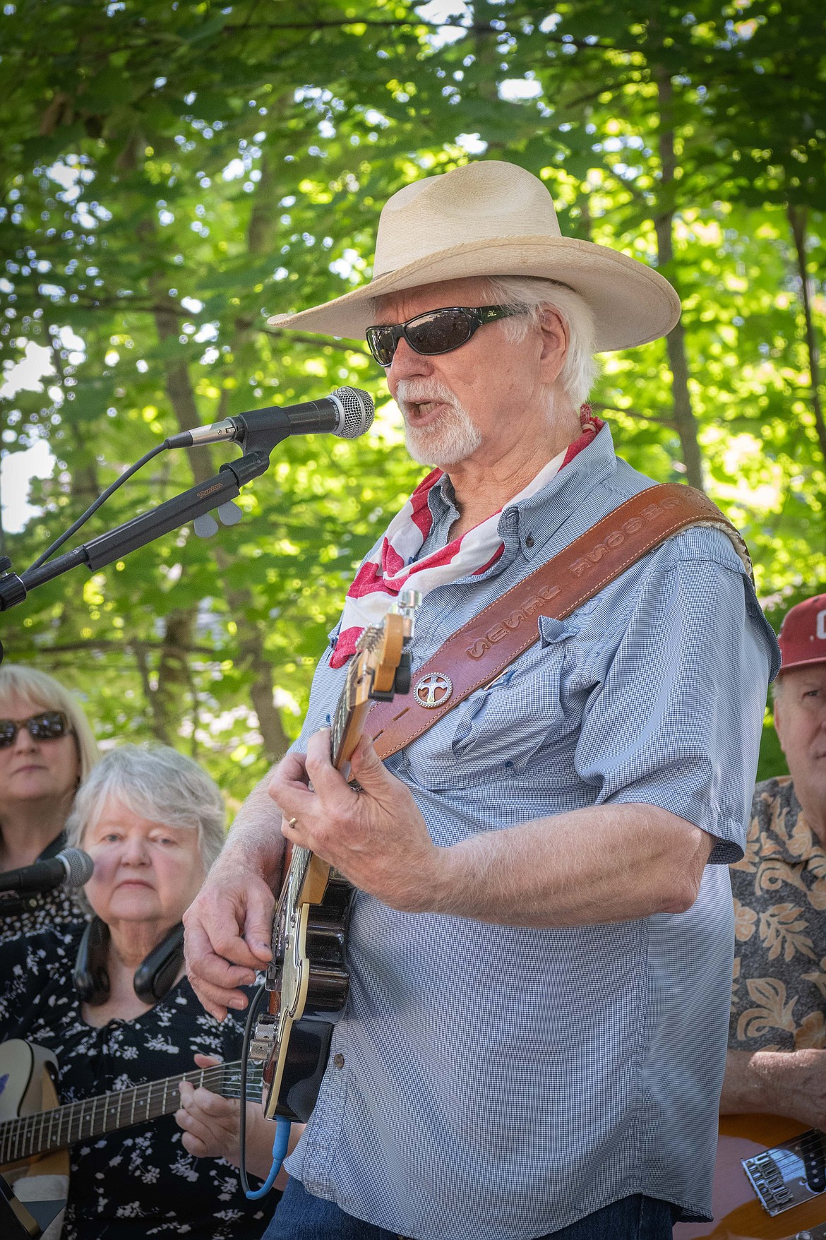 Pastor Charlie Denson performs with the Gospel Mountain Band. (Tracy Scott/Valley Press)