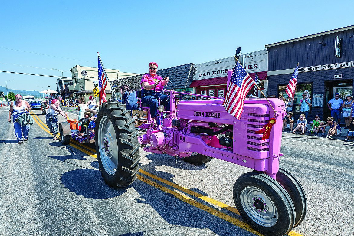 The Heritage Days parade makes its way down Nucleus Avenue in 2022. (Hungry Horse News photo)