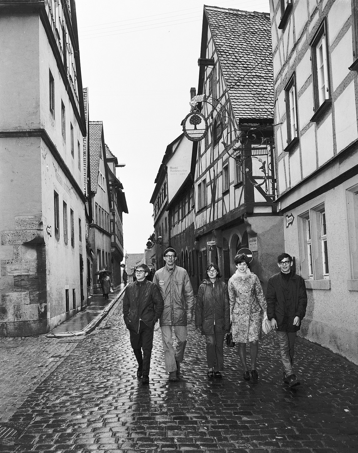 Terry Kennedy, Jim Kracher, Patsi Schmidt, Diane Johnson and Roger Newman walk down a street in Rothenburg, West Germany, in 1970. (Mel Ruder photo)