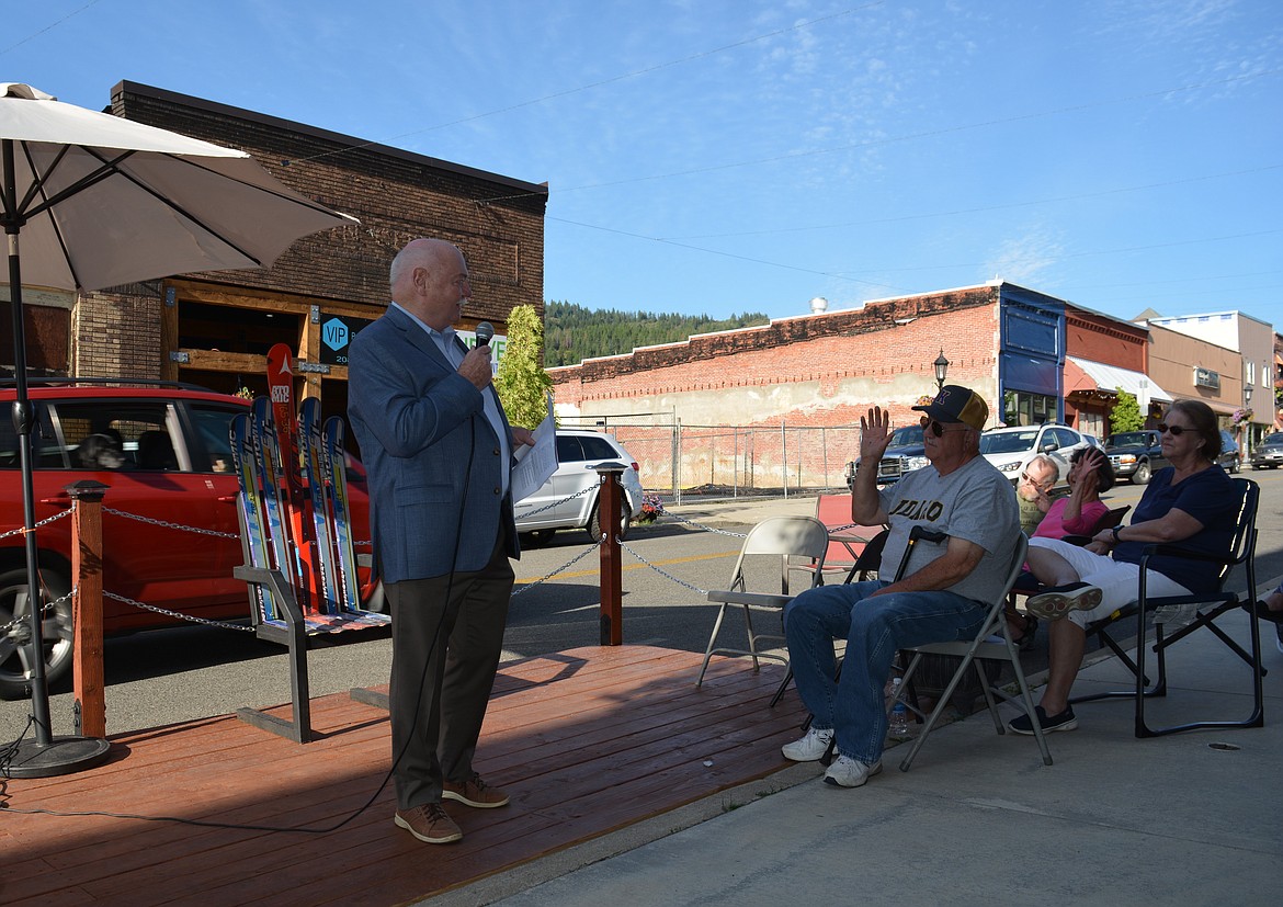 Attorney Mike Peacock fields a question from the audience during his Front Porch Conversation Wednesday night. Three Wednesday talks remain in the speaker series at 125 McKinley Ave., Kellogg.