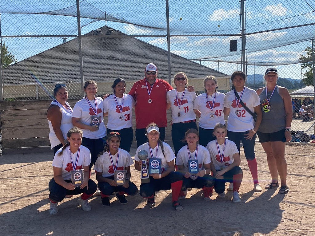 The 18U Washington Rage placed second at last weekend’s North American Fastpitch Association Summer Nationals in Newberg, Oregon.