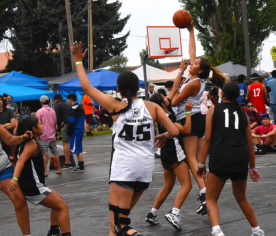 Girls play basketball at the Pioneer Days 3-om-3 "JAM"boree. (Berl Tiskus/Leader)