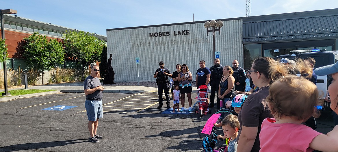 Moses Lake Police Chief Kevin Fuhr expresses his gratitude in comments before the fundraiser walk. Gratitude not only for the attendees' participation, but also for the physicians, both locally and at Fred Hutch who have helped him extend not only the length of his life but the quality as well.