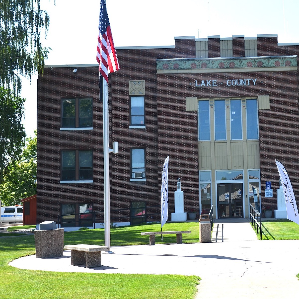 Commissioners approve 5% salary increase | Lake County Leader