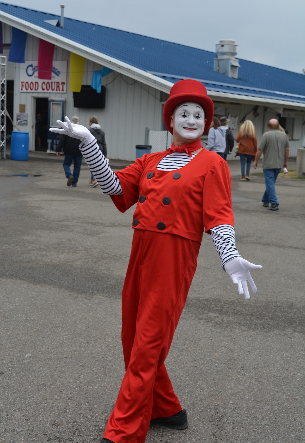 Sir Mimealot poses for an audience on the go at the North Idaho State Fair.