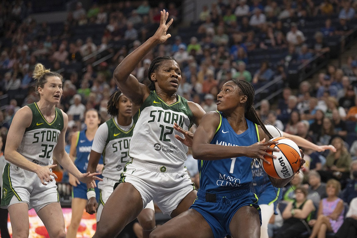 The Seattle Storm split both of their games last week, both of which were against the Minnesota Lynx.