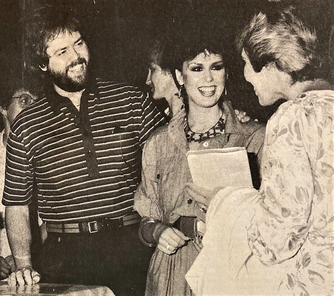 Merle and Marie Osmond talk to a potential investor.