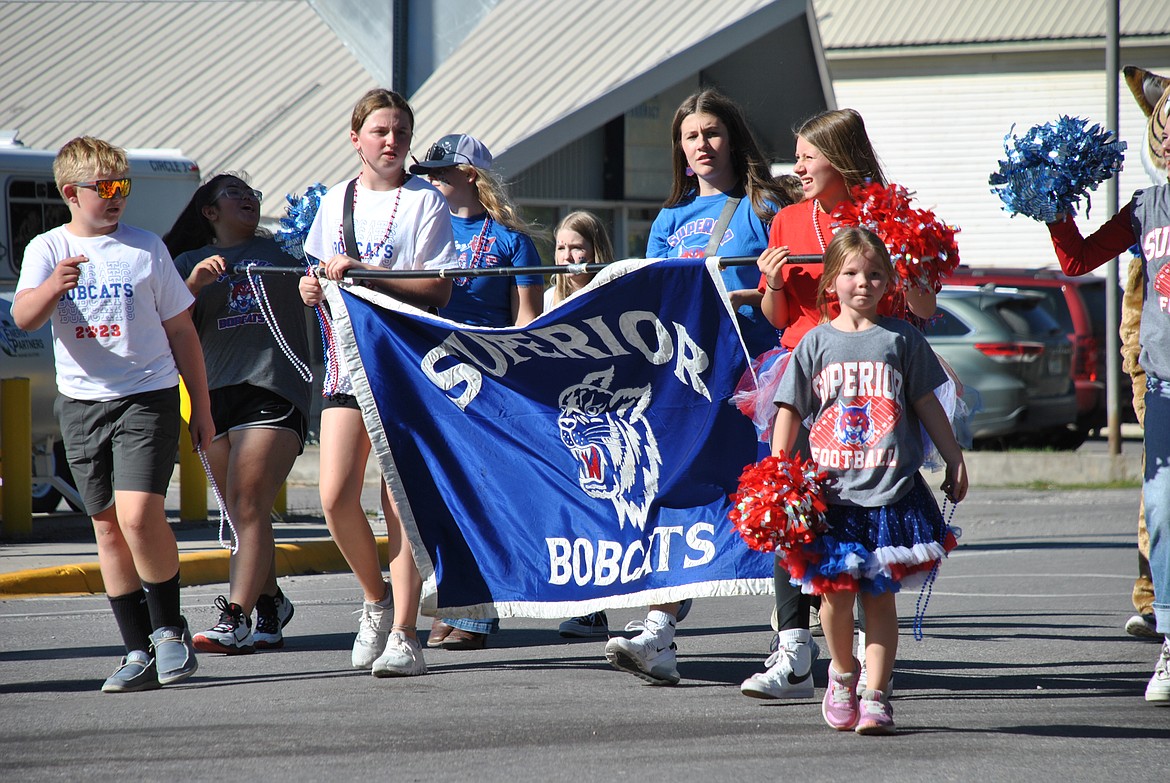 Superior Junior High students lead the homecoming parade on Friday afternoon. (Amy Quinlivan/Mineral Independent)