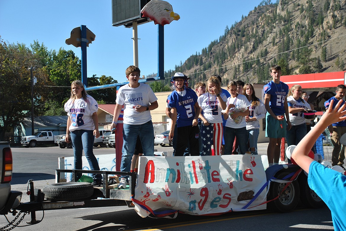 The Superior freshmen parade float "annihilates" the Valley Christian Eagles for homecoming. (Amy Quinlivan/Mineral Independent)