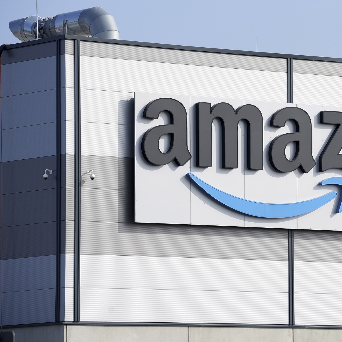 Amazon, Target to plan to hire 350,000 workers for holiday season ...