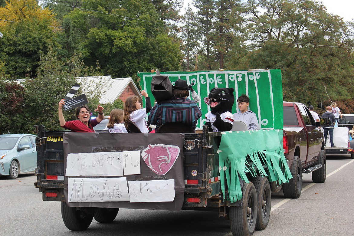 Panther spirit in the Alberton homecoming parade. (Monte Turner/Mineral Independent)