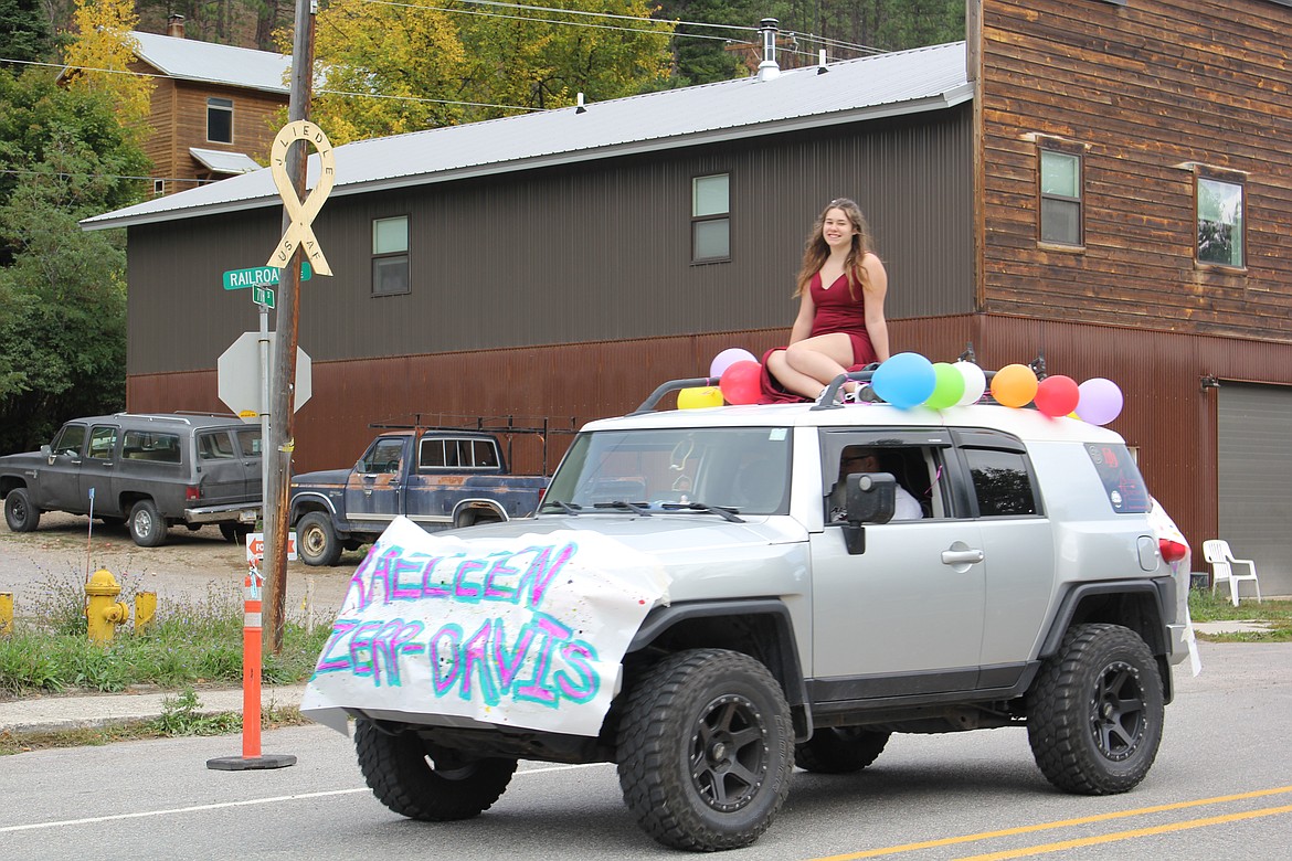 Royalty rides in the Alberton homecoming parade. (Monte Turner/Mineral Independent)