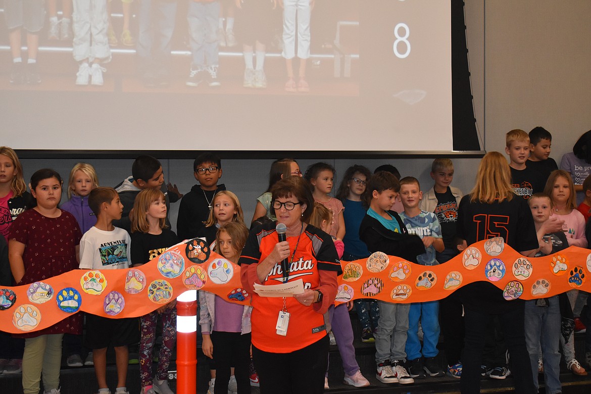 Columbia Ridge Principal Karla Williams delivers opening remarks at the Columbia Ridge ribbon-cutting ceremony and Sept. 28.