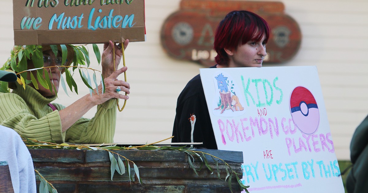 Protesters call on city to save trees Bonners Ferry Herald