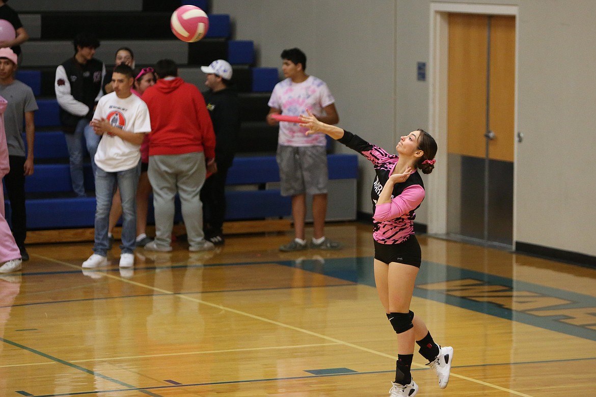 Warden senior Jada Hernandez serves the ball in the third set on Tuesday night against River View.