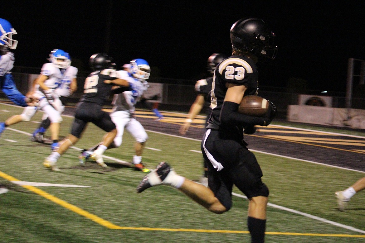 Royal’s Shea Stevenson (23) returned a punt for a touchdown in the Knights’ 35-point first quarter.