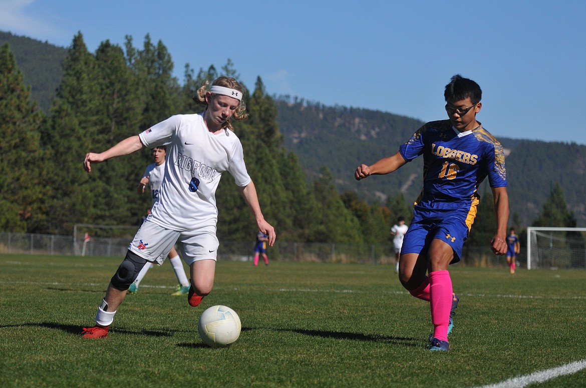 Libby's Charlie Weber competes against Bigfork on Saturday, Oct. 7. (Hannah Chumley/The Western News)