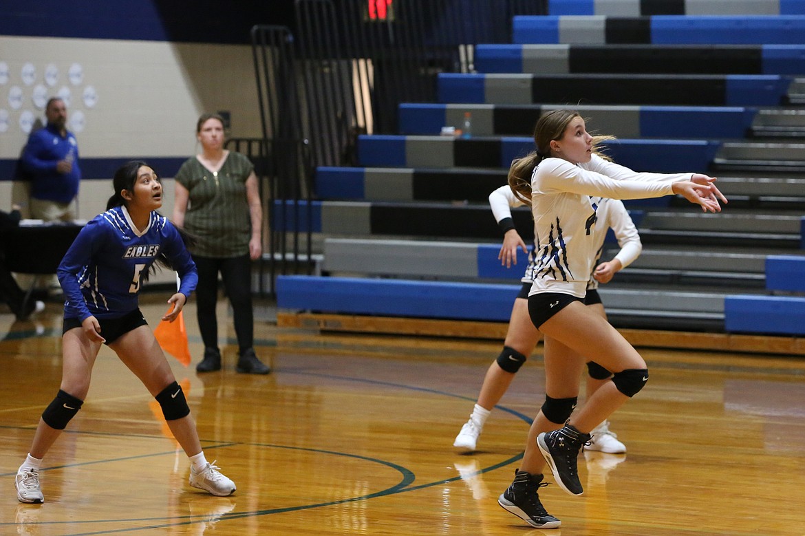 The Soap Lake back line gets ready to return a serve by Cascade Christian in a game on Sept. 19.