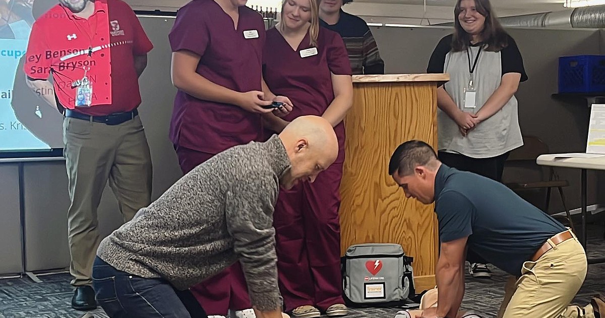 SHS students present CTE programs