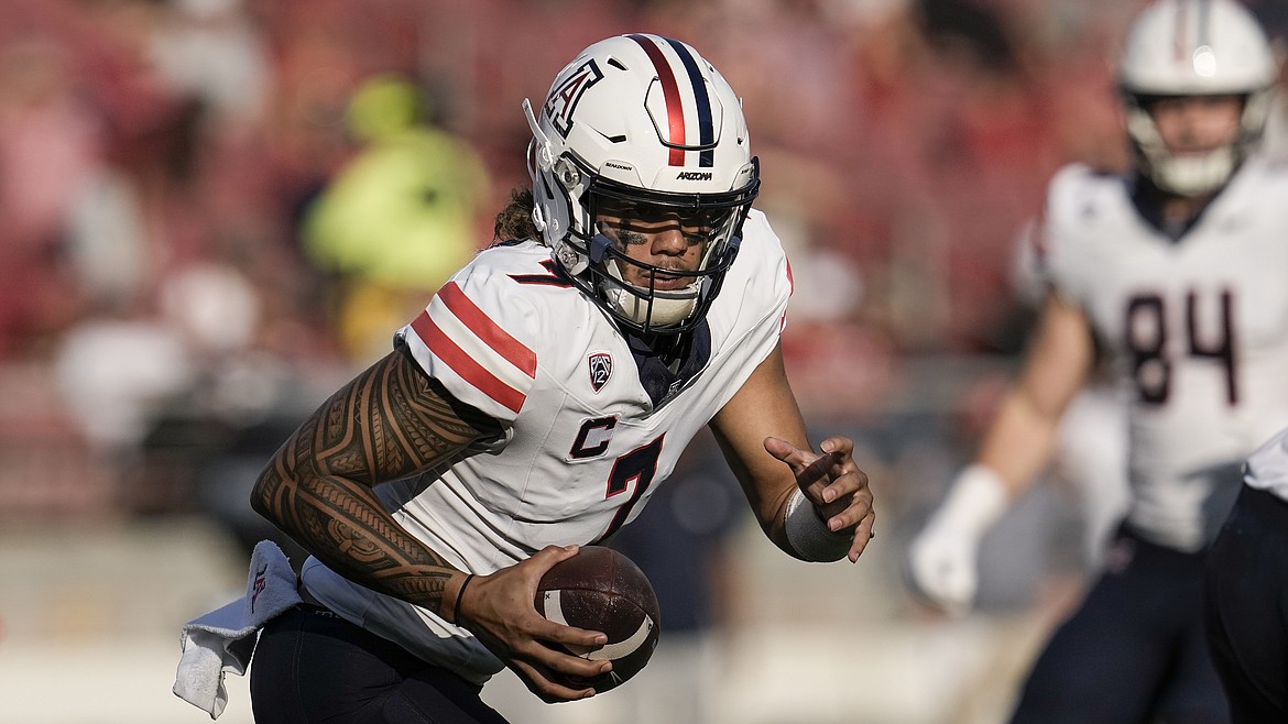 Former Cougar quarterback Jayden de Laura will start on Saturday if he’s “100% healthy,” Arizona coach Jedd Fisch said on Monday. de Laura has missed the Wildcats’ past two games with an injury.