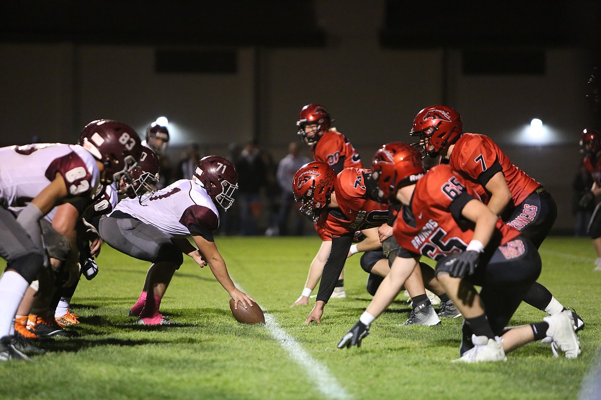 The Lind-Ritzville/Sprague defensive line sets up against the Reardan offense on Friday night.