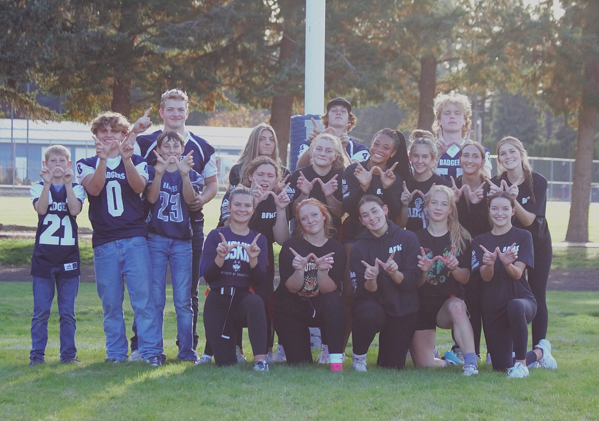 Seniors win it all at Powderpuff football.