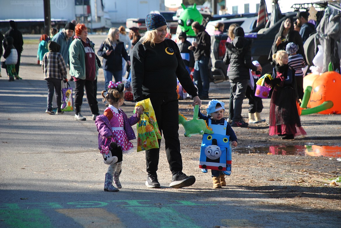 St. Regis celebrates the season with Fall Festival | Valley Press ...