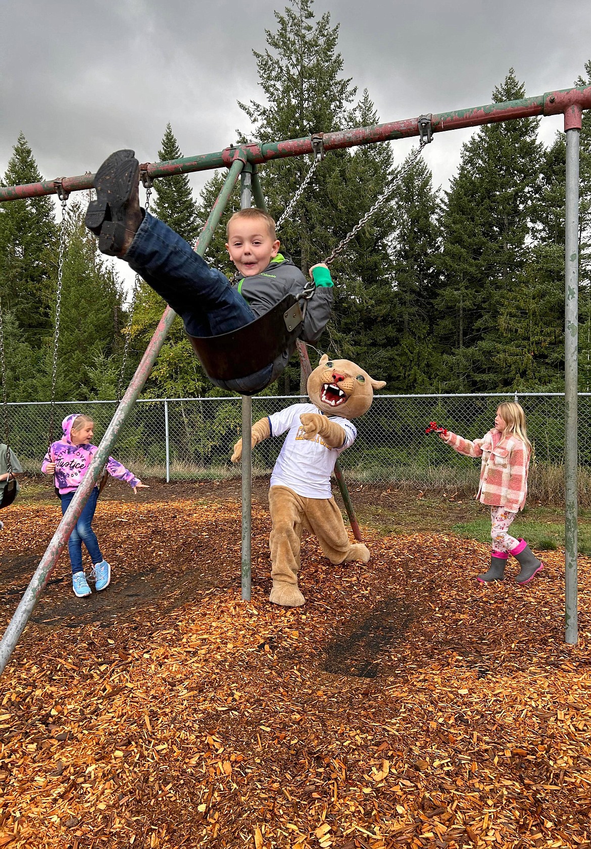 Wampy, the Clark Fork Wampus Cat mascot pays a visit to a Hope Elementary first grade class recently. If you have a photo that you took that you would like to see run as a Best Shot or I Took The Bee send it to the Bonner County Daily Bee, P.O. Box 159, Sandpoint, Idaho, 83864; or drop them off at 310 Church St., Sandpoint. You may also email your pictures to the Bonner County Daily Bee along with your name, caption information, hometown, and phone number to news@bonnercountydailybee.com.