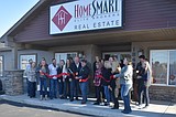 Realtors cut ribbon on new Moses Lake office
