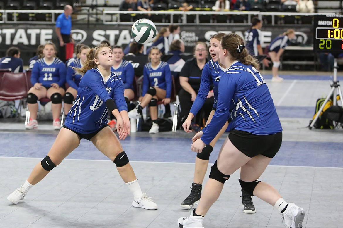 Soap Lake sophomore Liana Sushik (10) performs a dig during the Eagles’ win against Darrington on Wednesday.