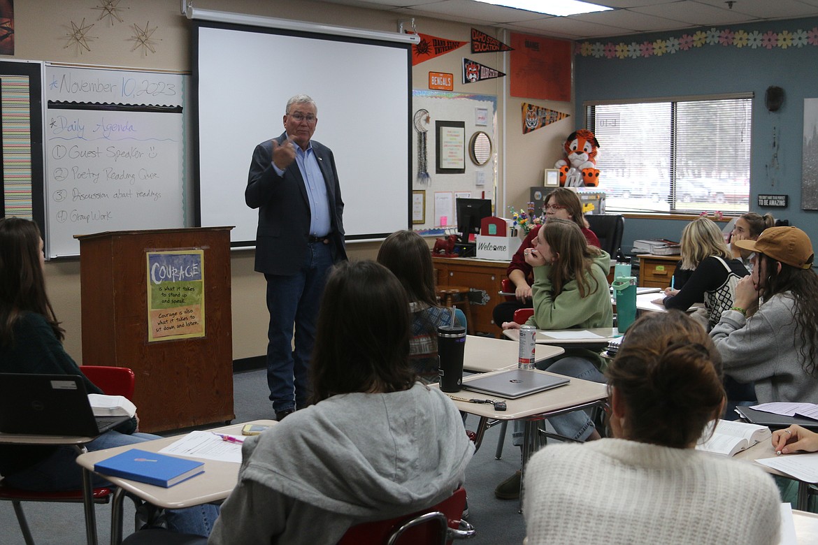 Lt. Gov. Scott Bedke talks to Sandpoint High School seniors about Idaho Launch.