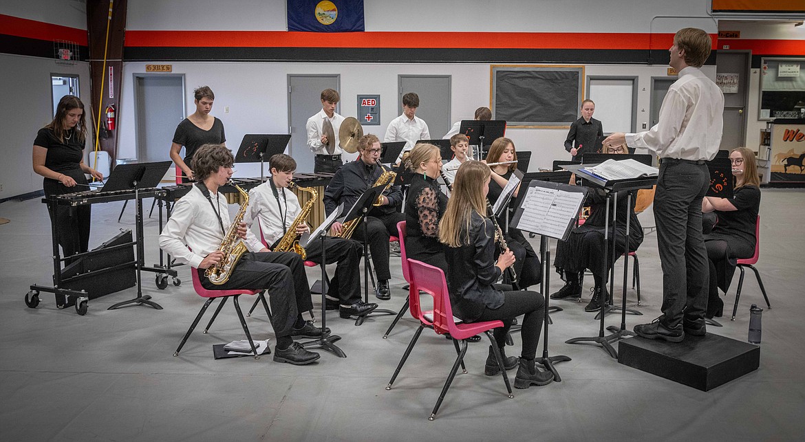 Plains school band plays songs from each military branch. (Tracy Scott/Valley Press)