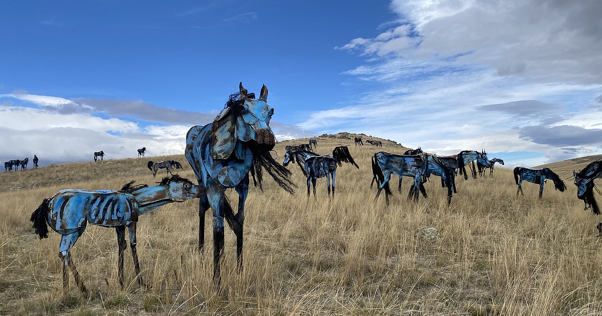 Artist sees 'Bleu Horses' as gift to people of Montana | Daily