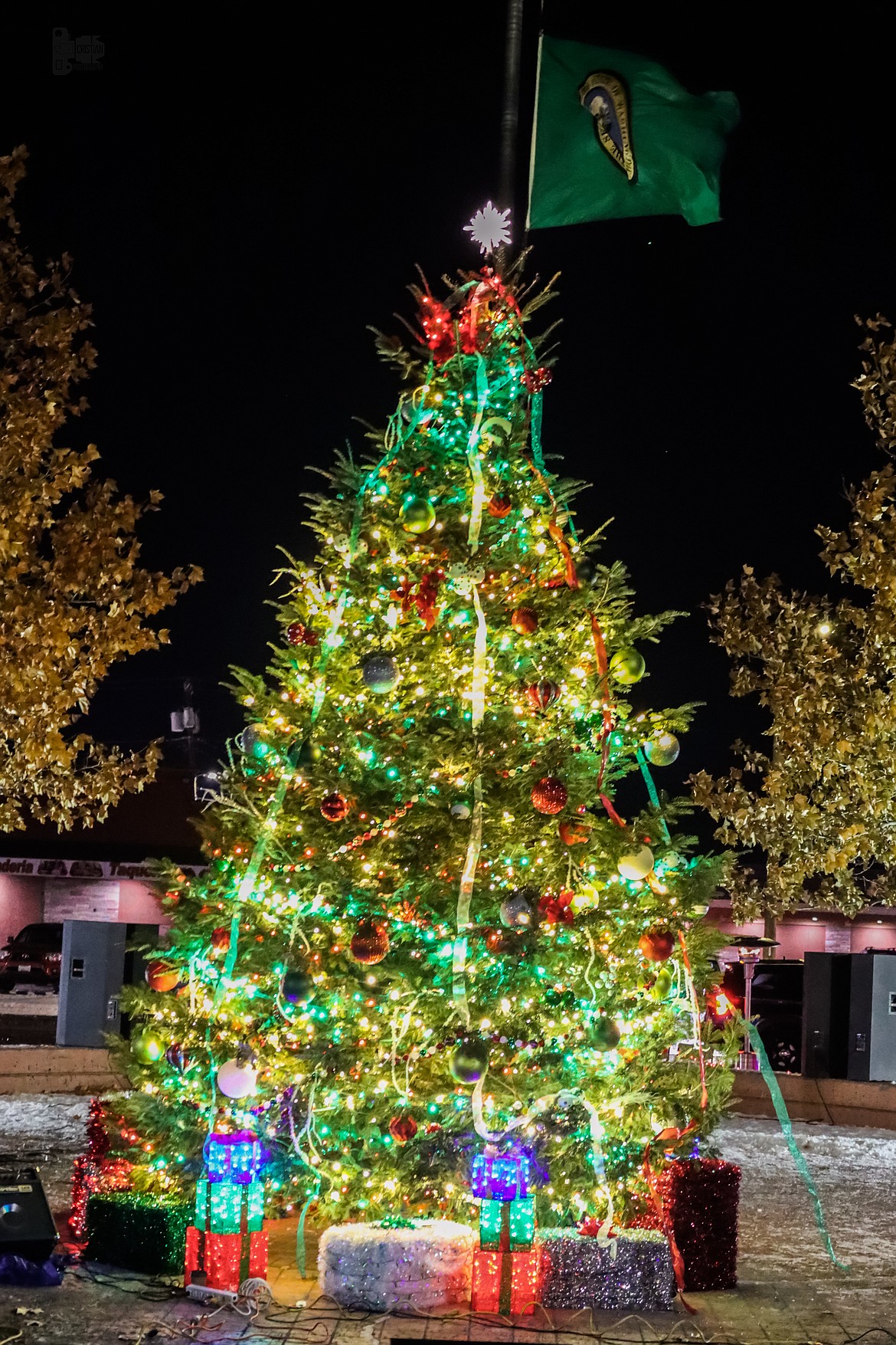 The Christmas tree stands outside Othello City Hall during the 2022 Christmas Miracle on Main Street event. This year’s tree lighting will follow the parade at 5:45 p.m. Dec. 2.