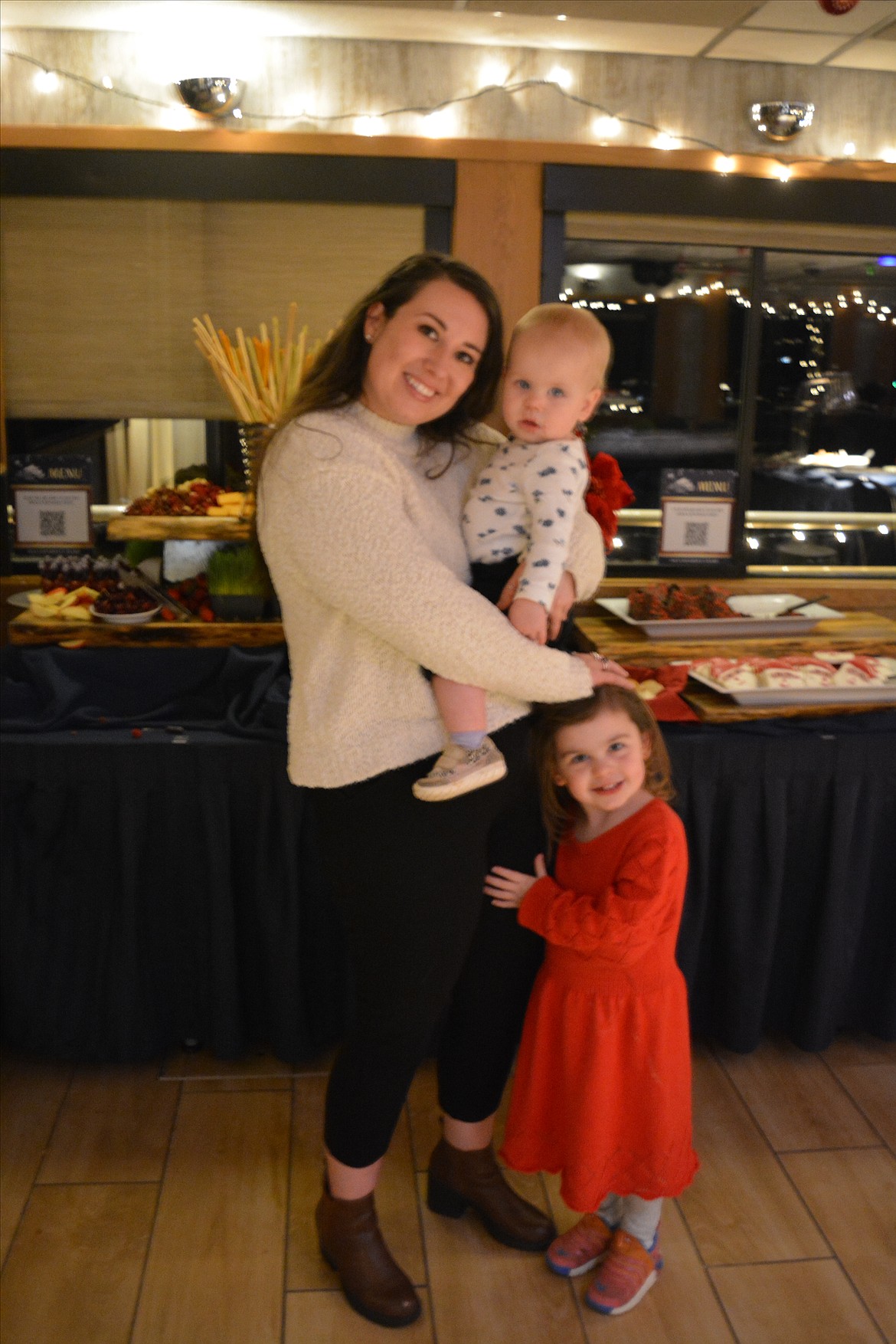 Brenna Waterbury, Iris, and Juno danced to Frosty the Snowman inside the Mish-An-Nock on a Lake Coeur d'Alene Cruise.