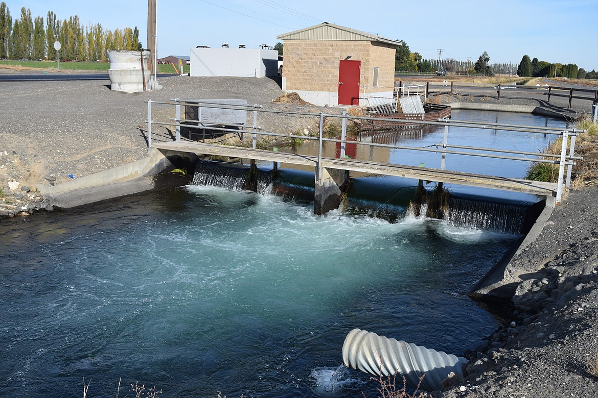 A pump house delivering East Columbia Basin Irrigation District water to growers near the intersection of roads M and 2 Southeast, south of Moses Lake. The ECBID and other irrigation districts in the Columbia Basin are key partners with the Columbia Basin Development League.