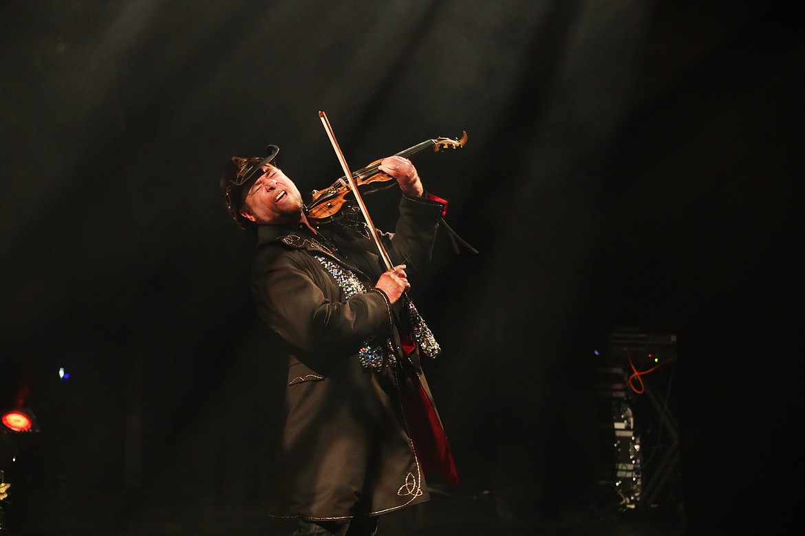 Celtic violinist Geoffrey Castle will headline the Christmas in Washington concert in Moses Lake Dec. 10.